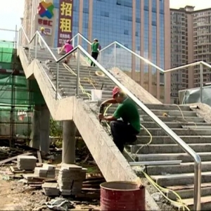 梅城两座人行天桥预计11月中旬前竣工验收