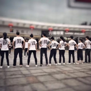 梅城惊现街头快闪，惊艳路人引围观！