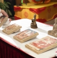 中方在纽约接收美方返还的38件中国流失文物